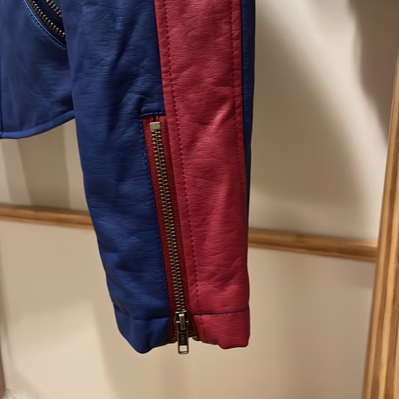 Marvel Captain Marvel Faux Leather Jacket Measures Size Large - Picture 5 of 5
